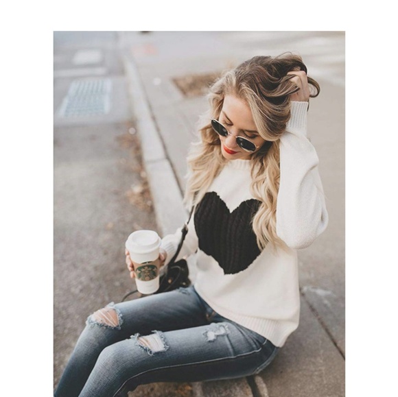 ๐คHP๐ค HEART ON YOUR SLEEVE White Knit Sweater - Picture 4 of 8